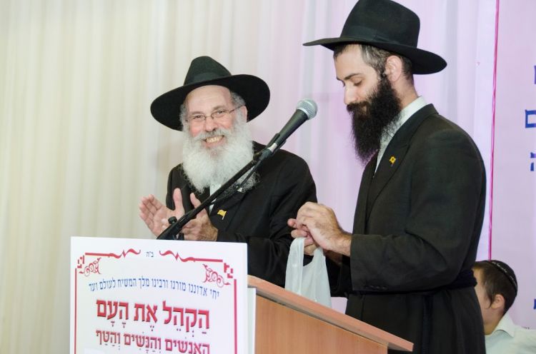 חי וקיים: על ניסי הגאולה ברוב שירה וזמרה